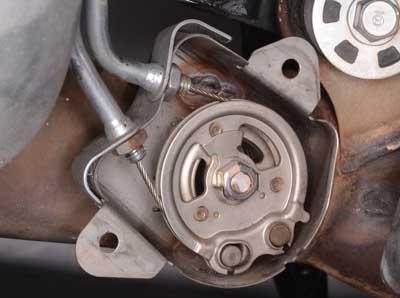 disconnect exhaust pipe valves